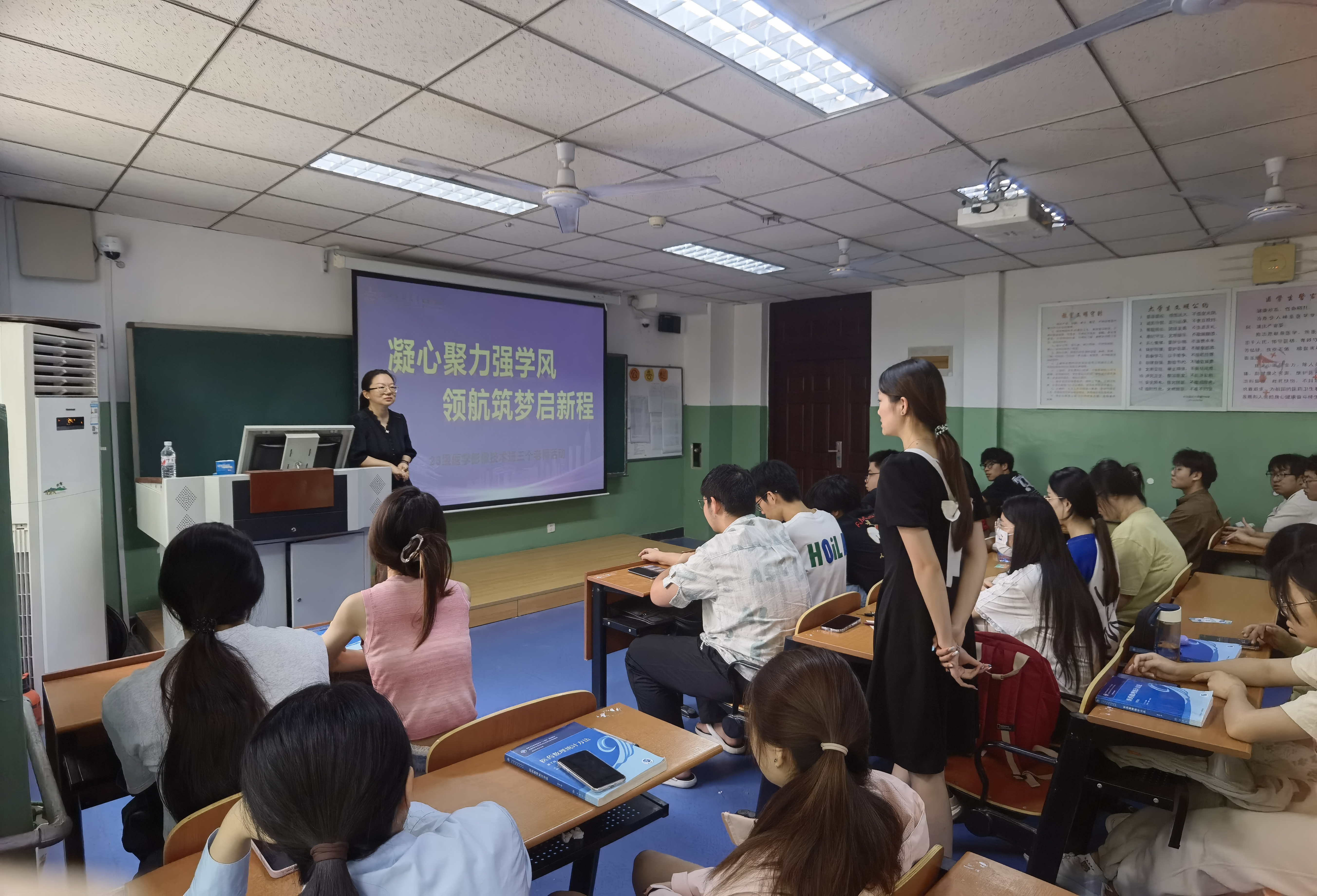 1750843955978055480.jpg 李院长.jpg